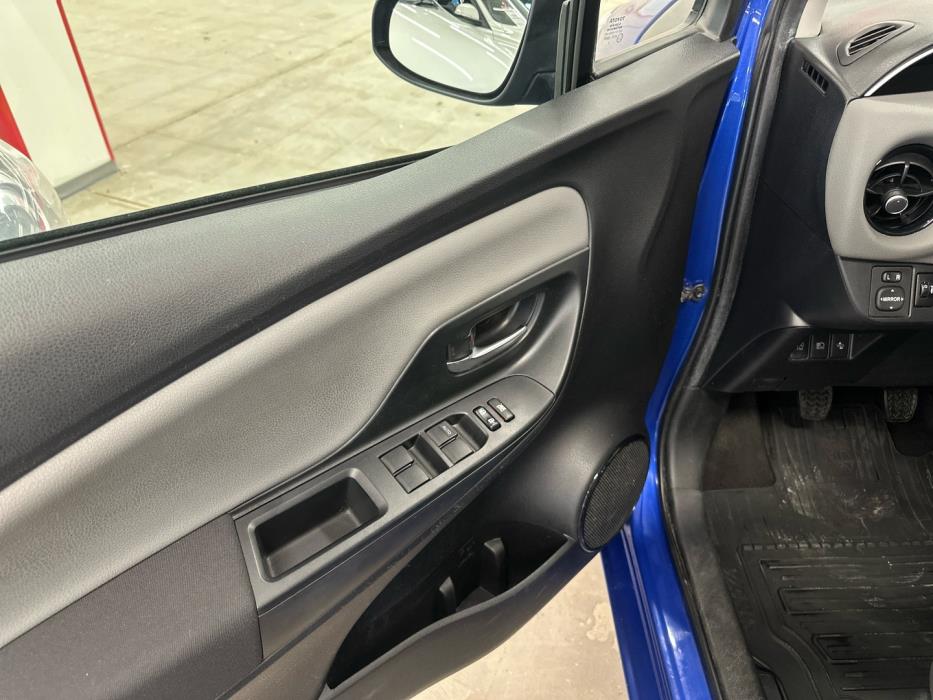 TOYOTA Yaris 2018