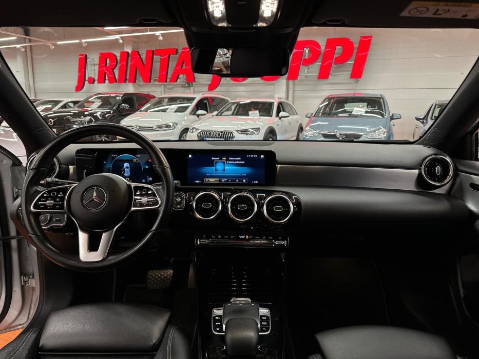 MERCEDES-BENZ A 2018