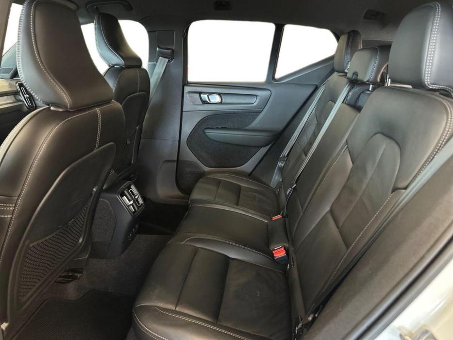 VOLVO XC40 2022