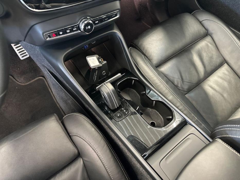 VOLVO XC40 2022