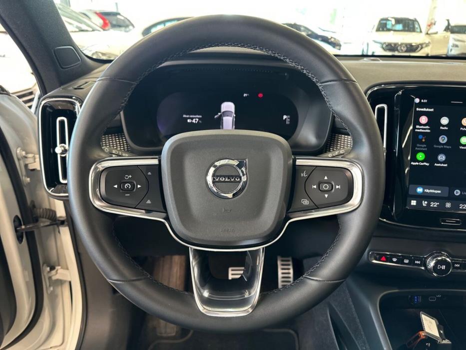VOLVO XC40 2022