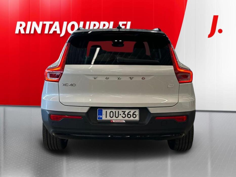 VOLVO XC40 2022