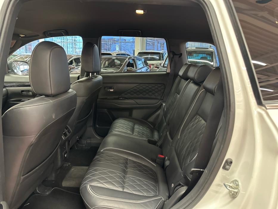 MITSUBISHI OUTLANDER PHEV 2019