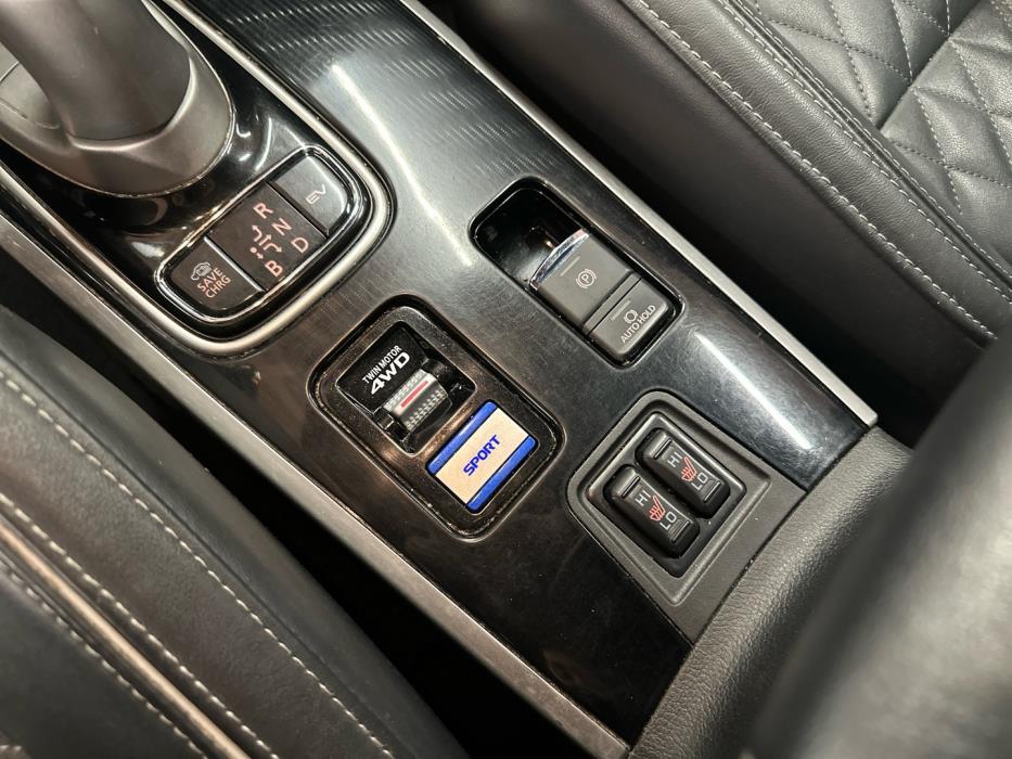 MITSUBISHI OUTLANDER PHEV 2019