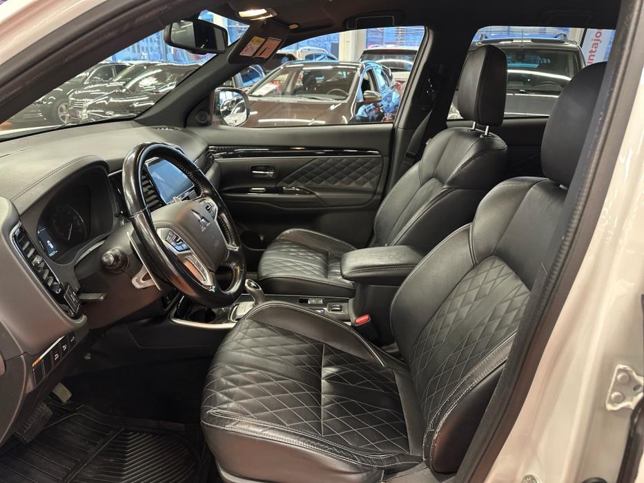 MITSUBISHI OUTLANDER PHEV 2019