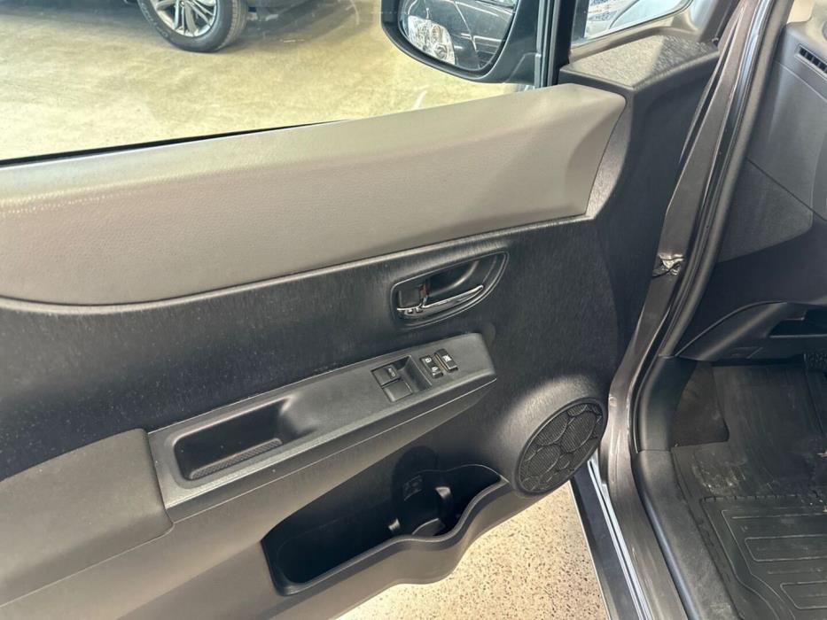 TOYOTA Yaris 2013