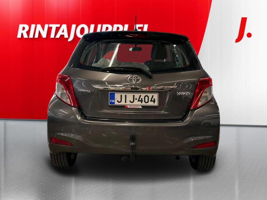 TOYOTA Yaris 2013