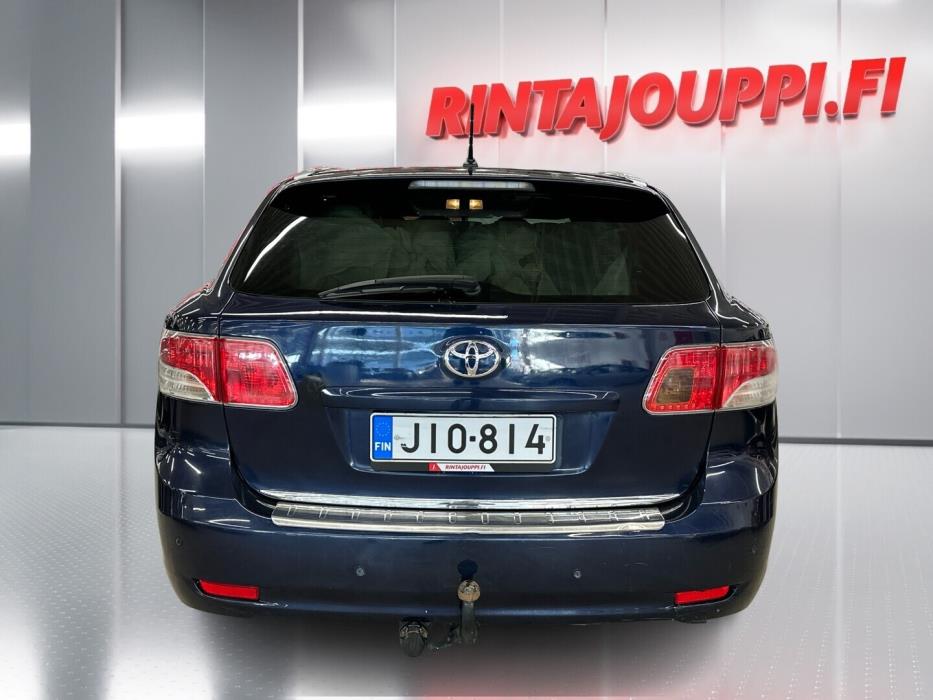TOYOTA Avensis 2011