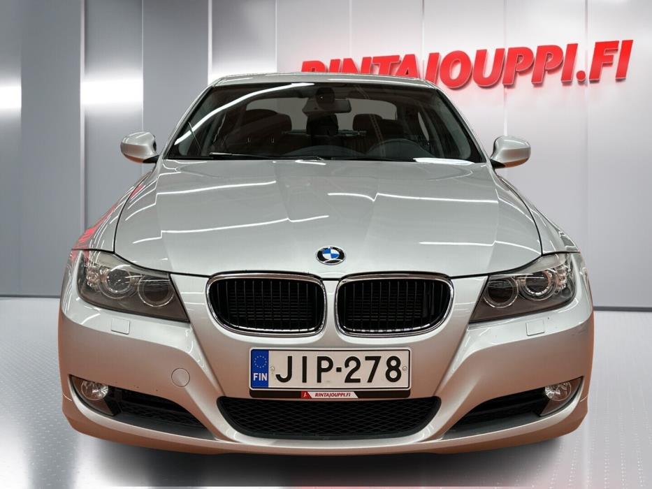 BMW 318 2011