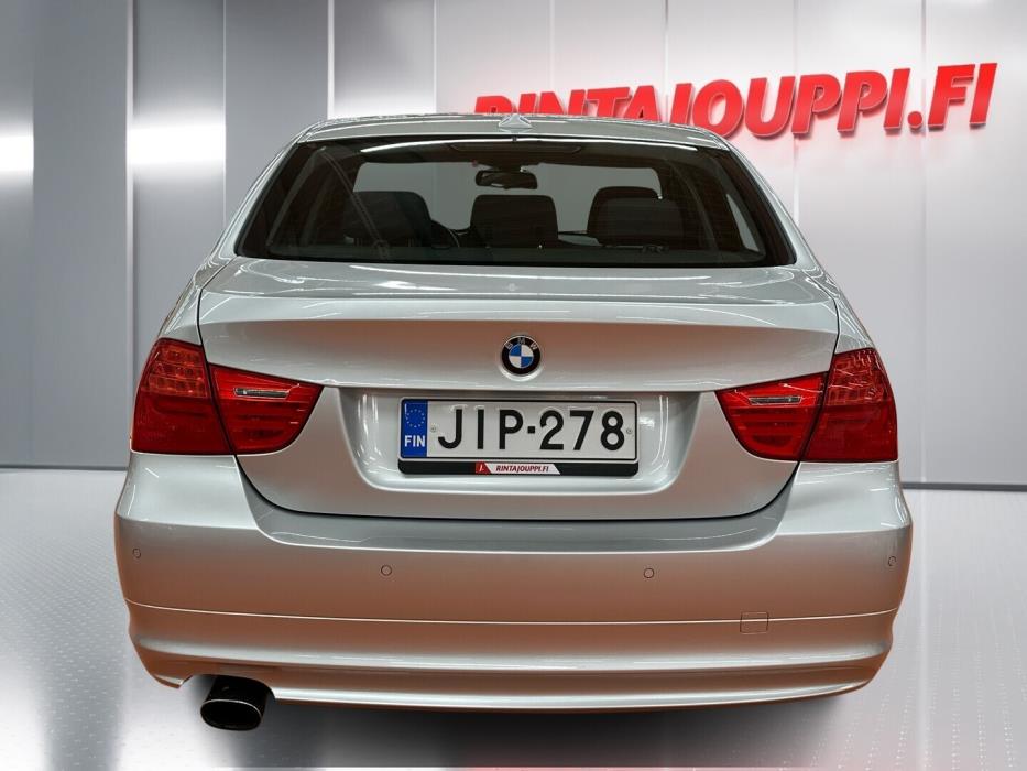 BMW 318 2011