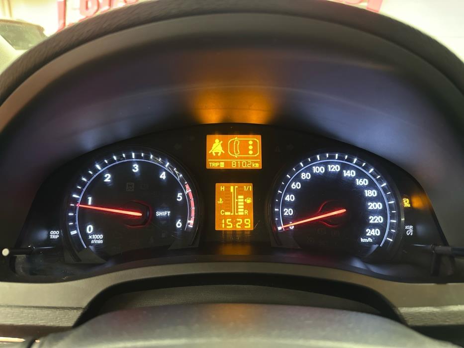 TOYOTA Avensis 2012