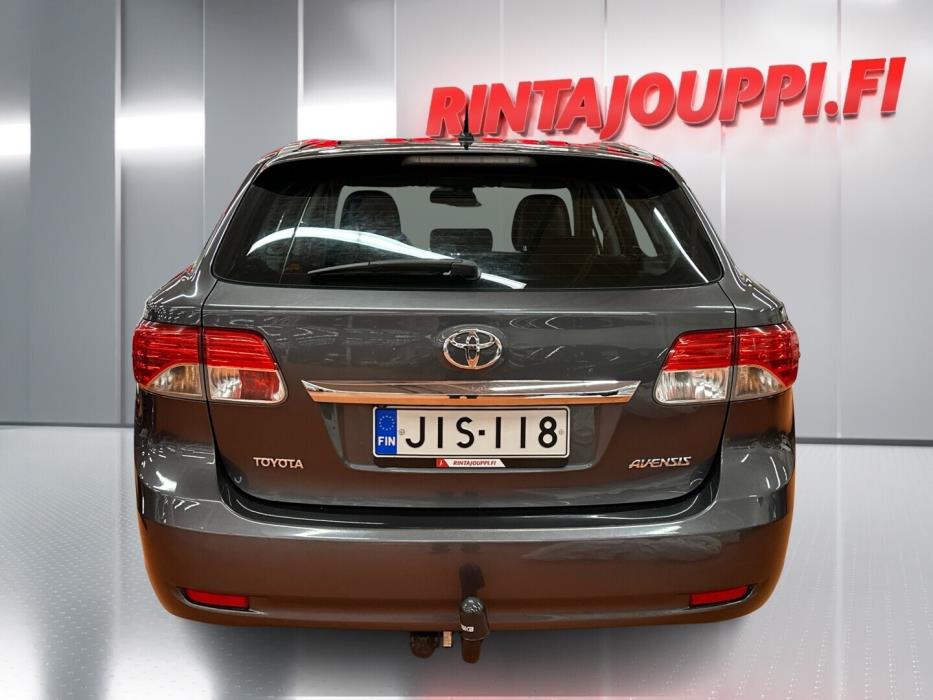TOYOTA Avensis 2012