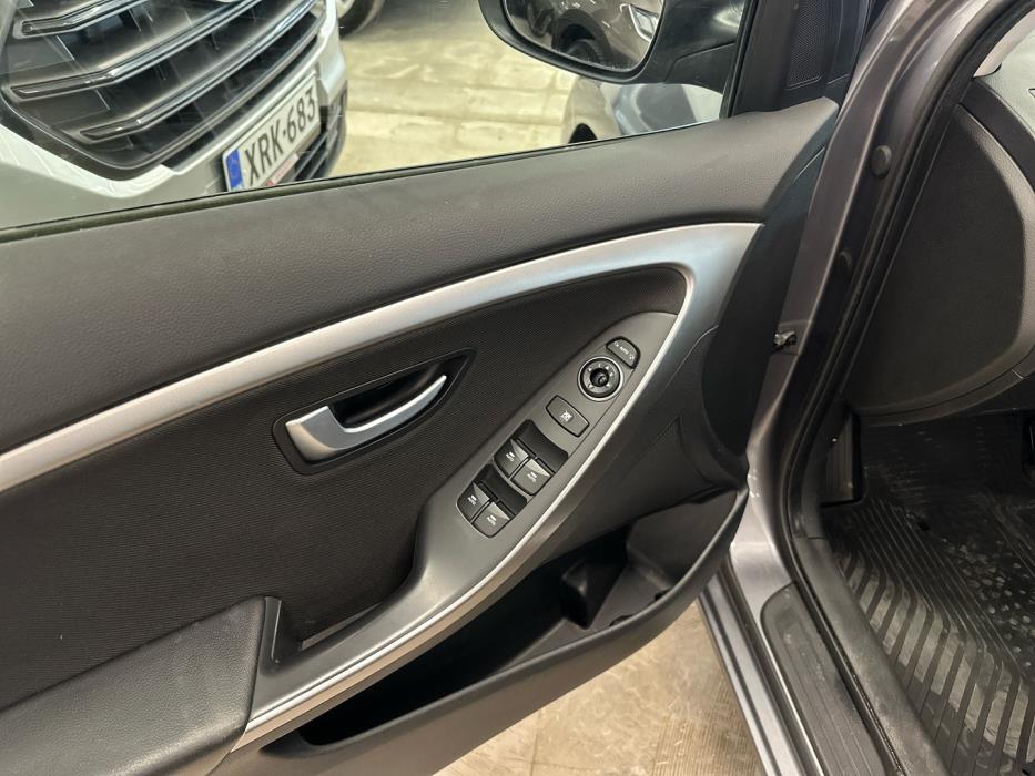 HYUNDAI i30 Wagon 2012