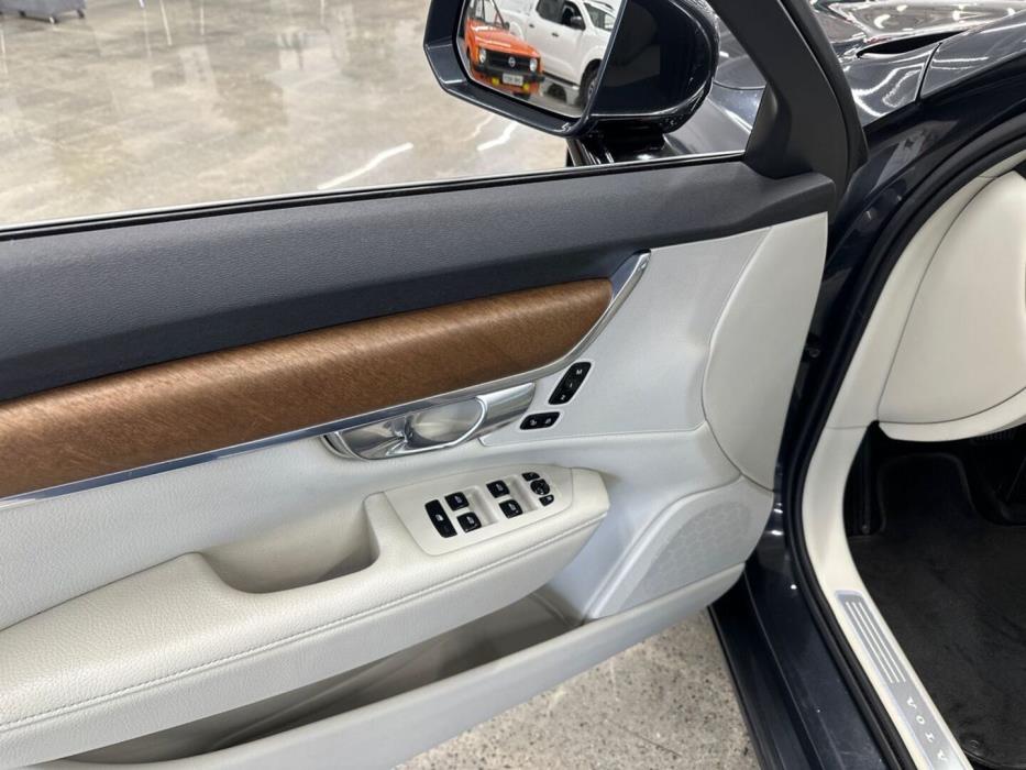 VOLVO S90 2016