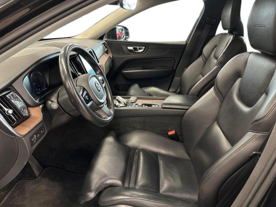 VOLVO XC60 2020