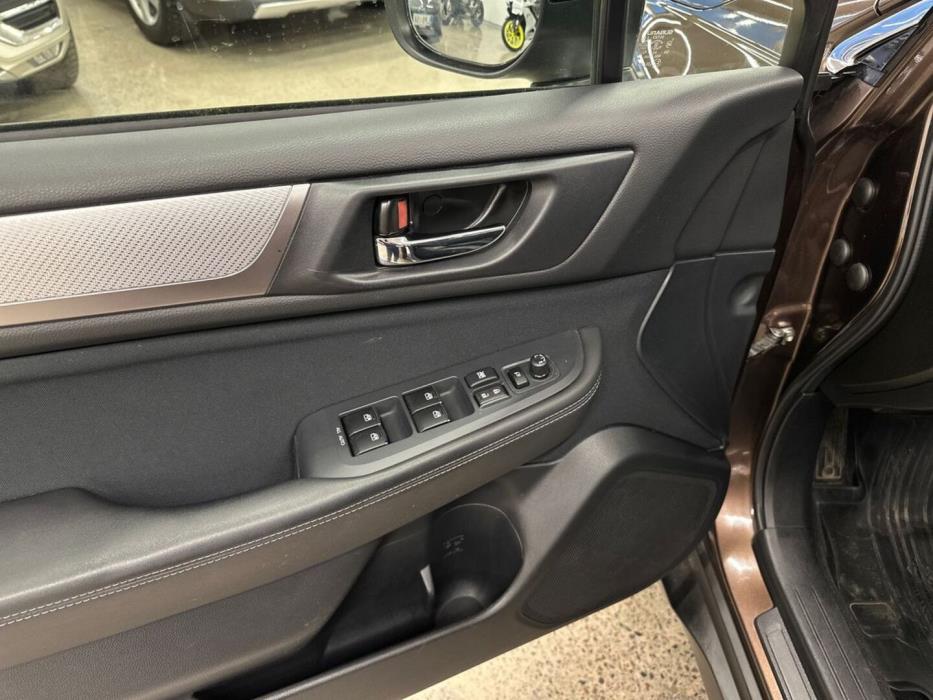 SUBARU Outback 2018