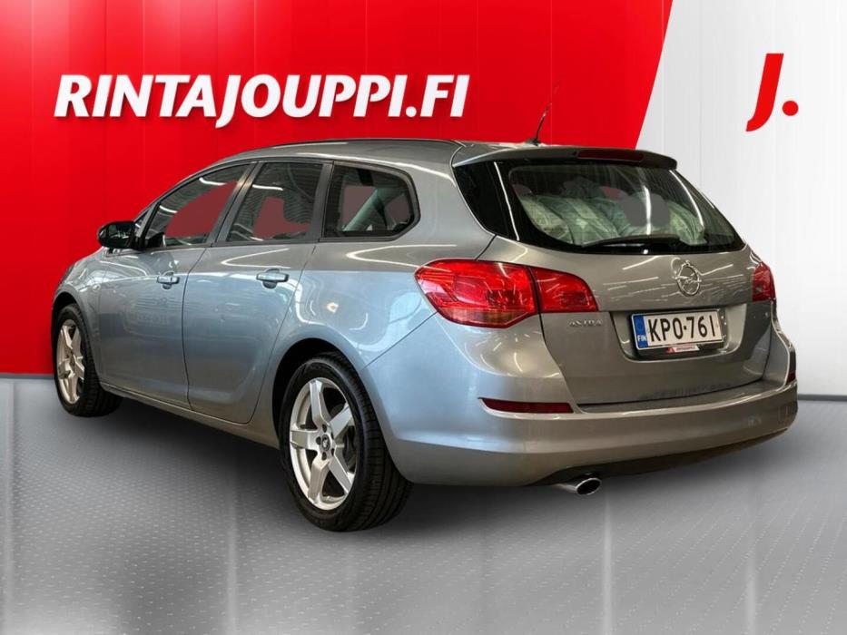 OPEL Astra 2011