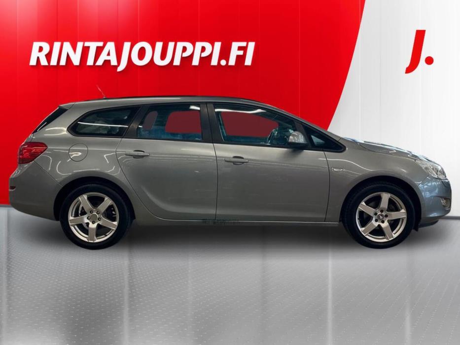 OPEL Astra 2011