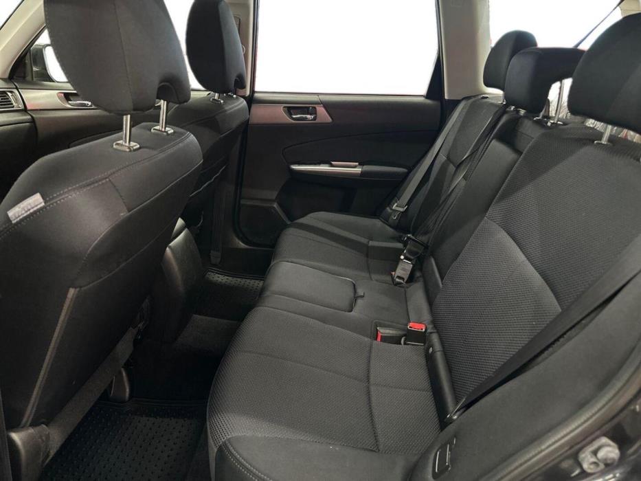 SUBARU Forester 2012