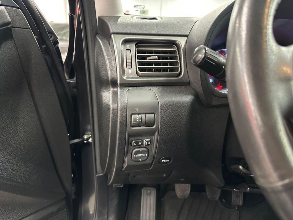 SUBARU Forester 2012