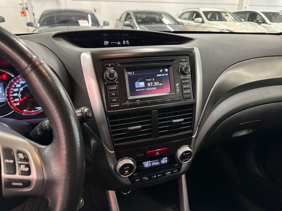 SUBARU Forester 2012