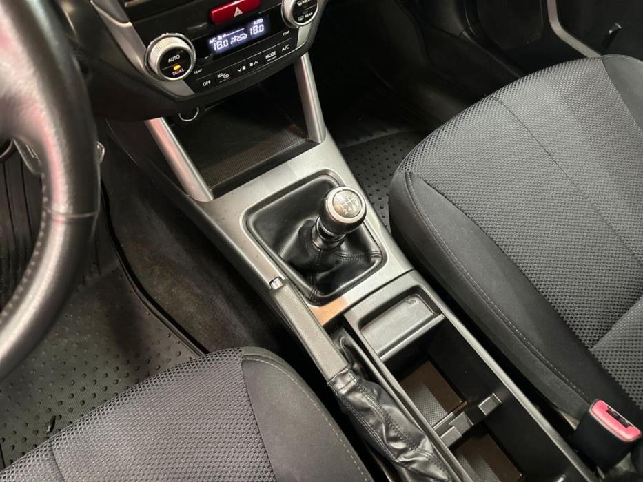 SUBARU Forester 2012