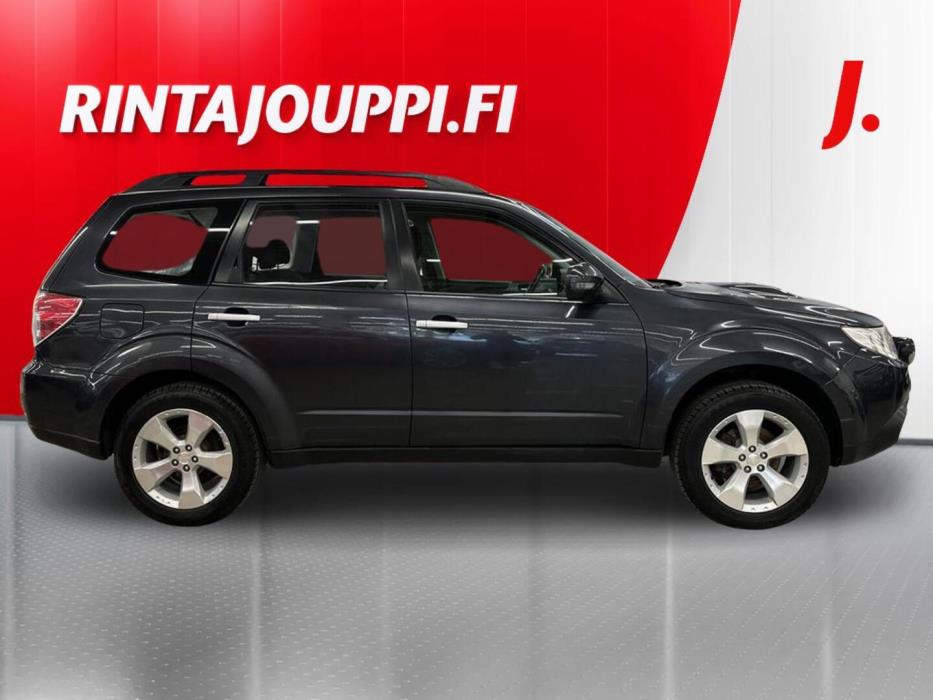 SUBARU Forester 2012
