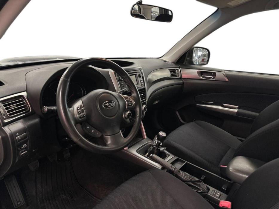 SUBARU Forester 2012
