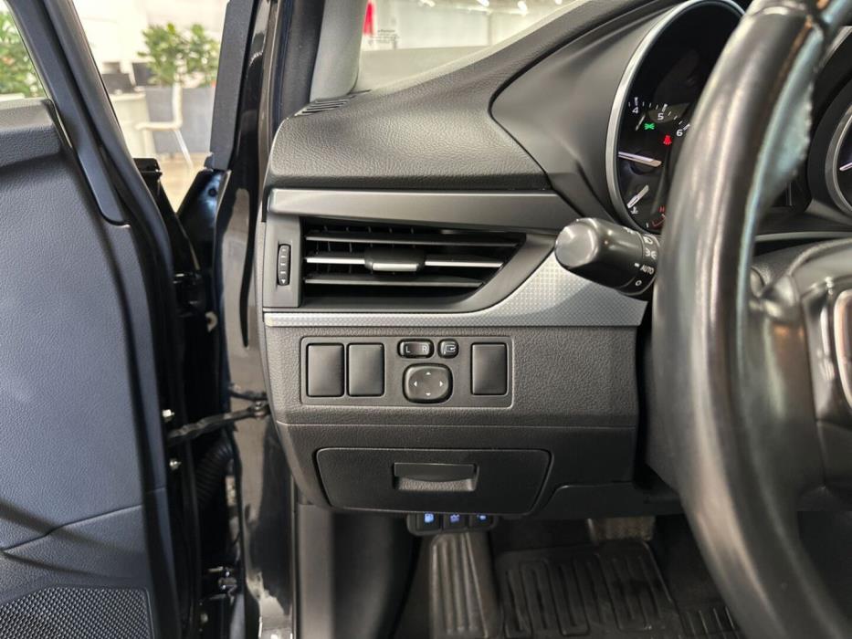 TOYOTA Avensis 2018
