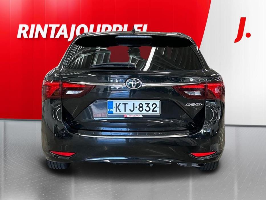 TOYOTA Avensis 2018