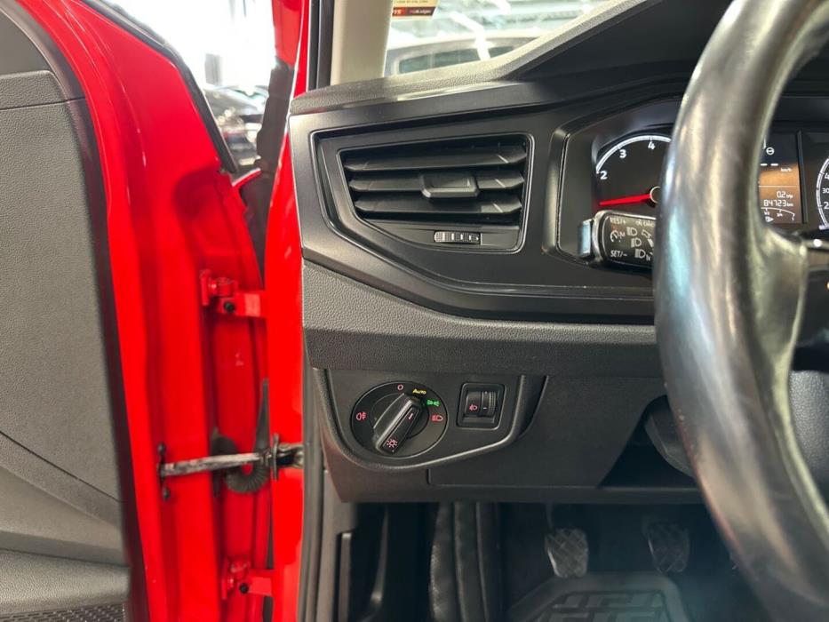 VOLKSWAGEN Polo 2020