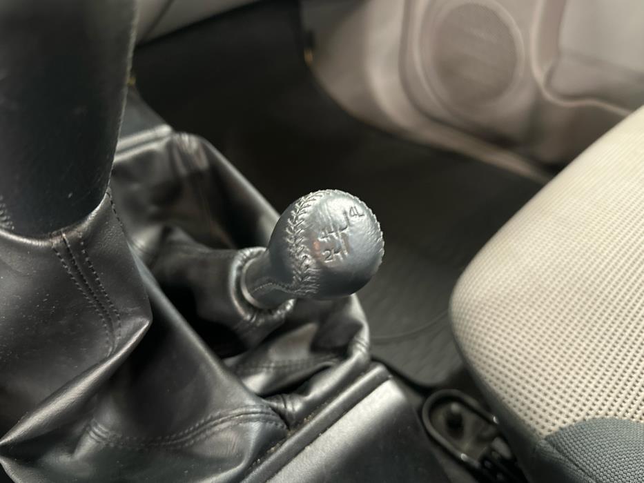 MITSUBISHI L200 2011