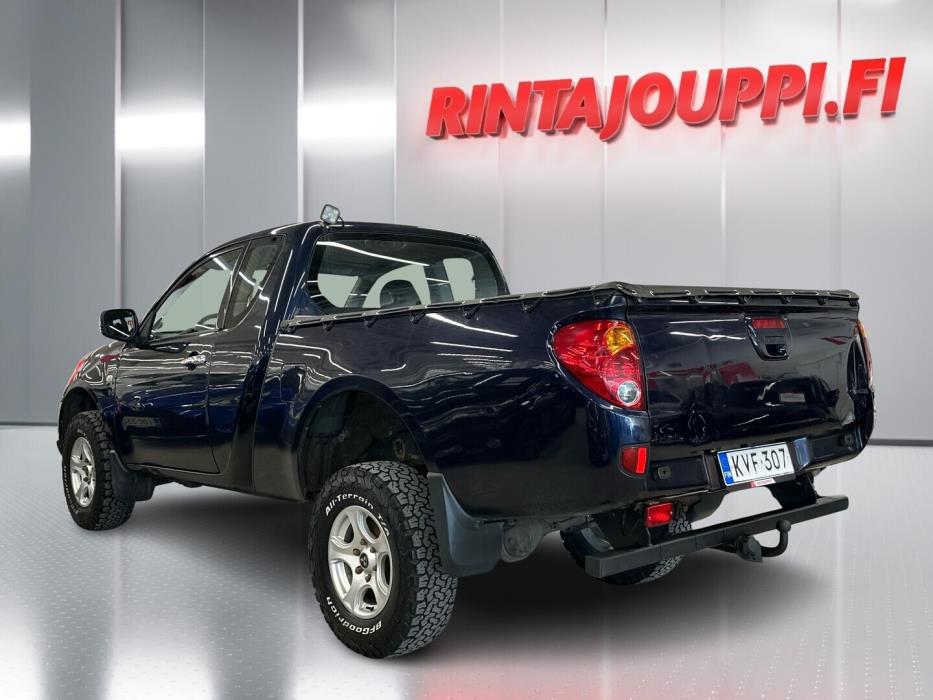 MITSUBISHI L200 2011