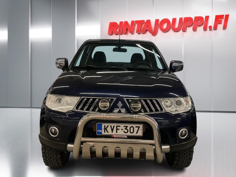 MITSUBISHI L200 2011