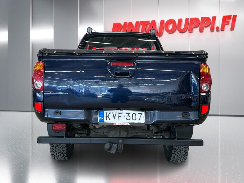MITSUBISHI L200 2011