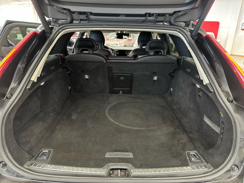VOLVO V90 Cross Country 2017