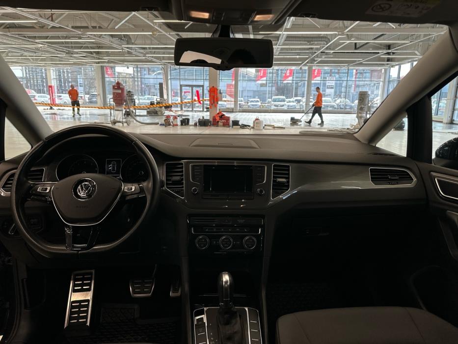 VOLKSWAGEN Golf Sportsvan 2016