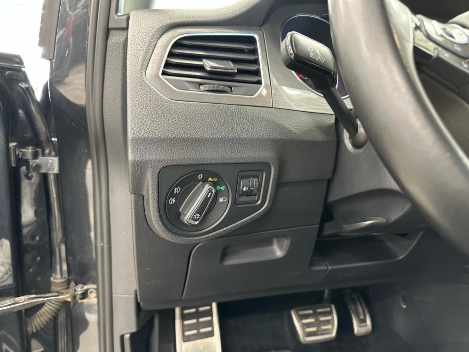 VOLKSWAGEN Golf Sportsvan 2016