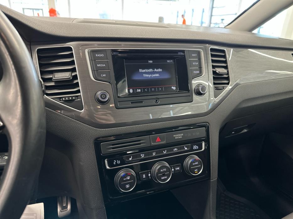 VOLKSWAGEN Golf Sportsvan 2016