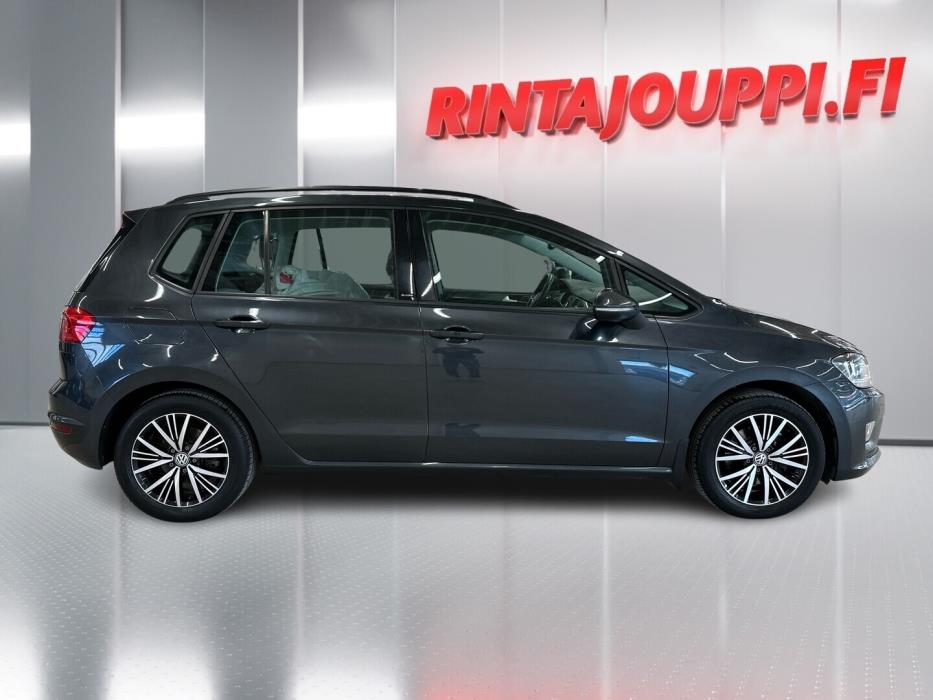 VOLKSWAGEN Golf Sportsvan 2016