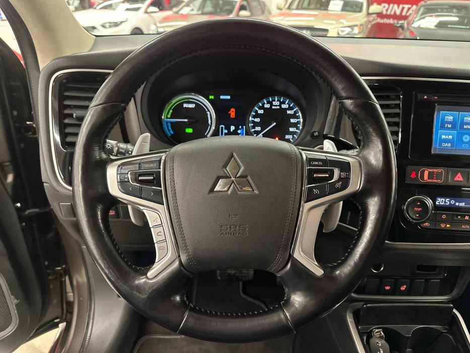 MITSUBISHI Outlander PHEV 2016