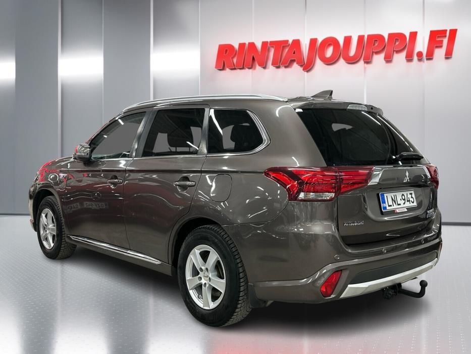 MITSUBISHI Outlander PHEV 2016