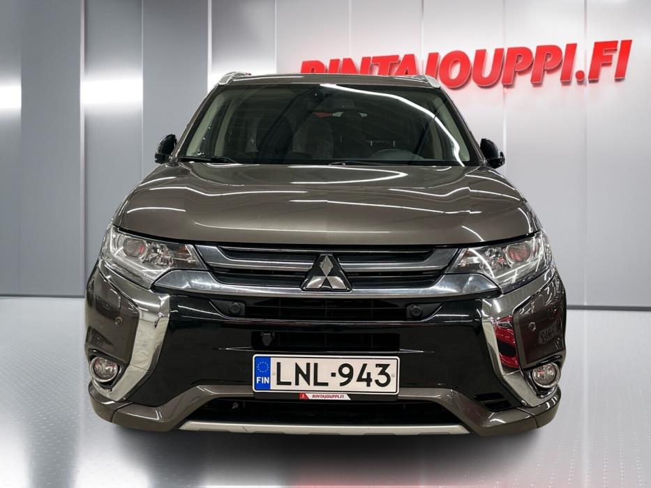 MITSUBISHI Outlander PHEV 2016