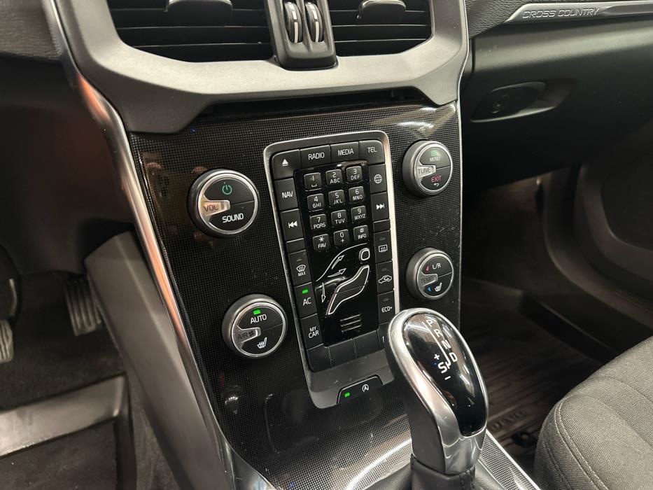 VOLVO V40 Cross Country 2017