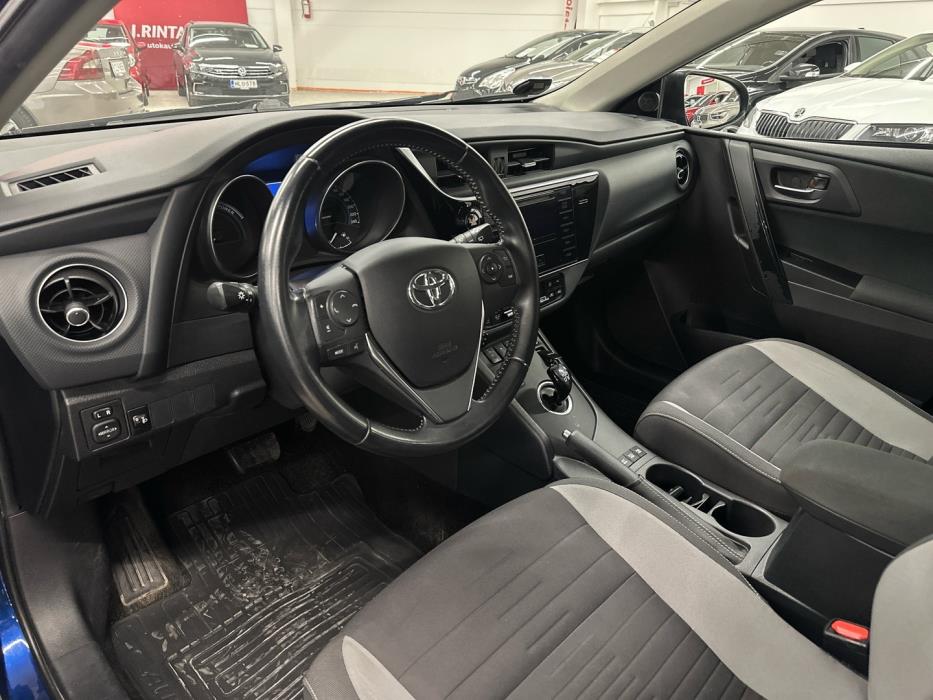 TOYOTA Auris 2017