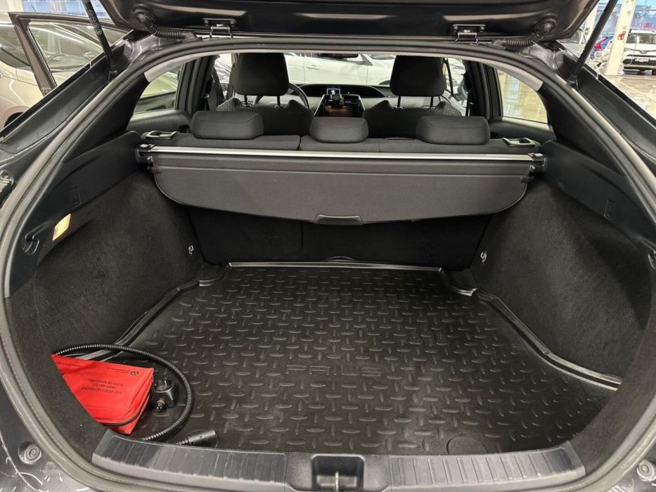 TOYOTA Prius 2016