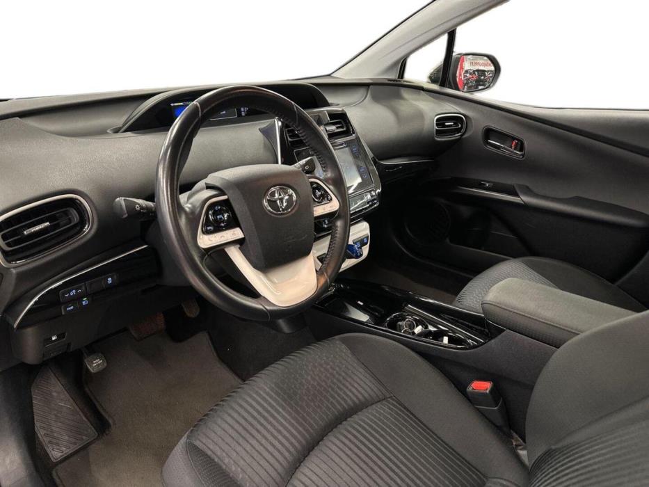 TOYOTA Prius 2016