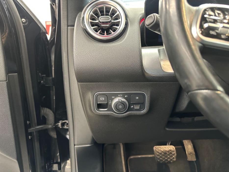 MERCEDES-BENZ EQB 2022