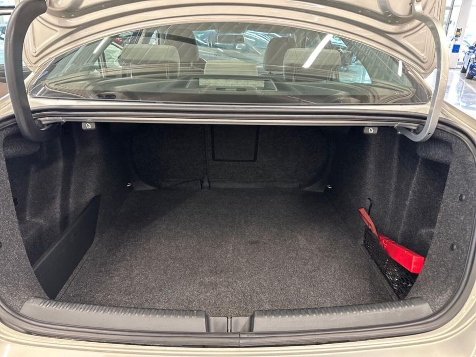 VOLKSWAGEN Jetta 2011