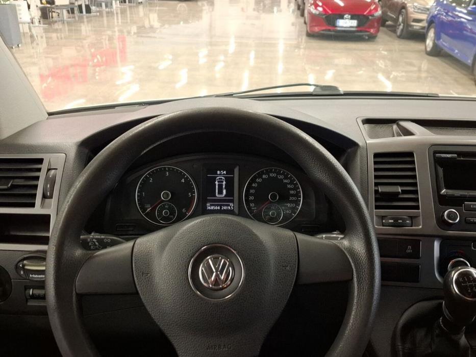 VOLKSWAGEN Caravelle 2012